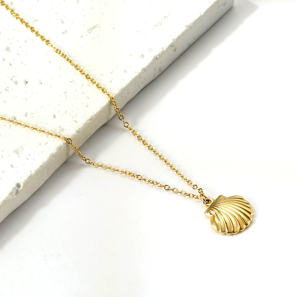 Vanessa Shell Gold Necklace
