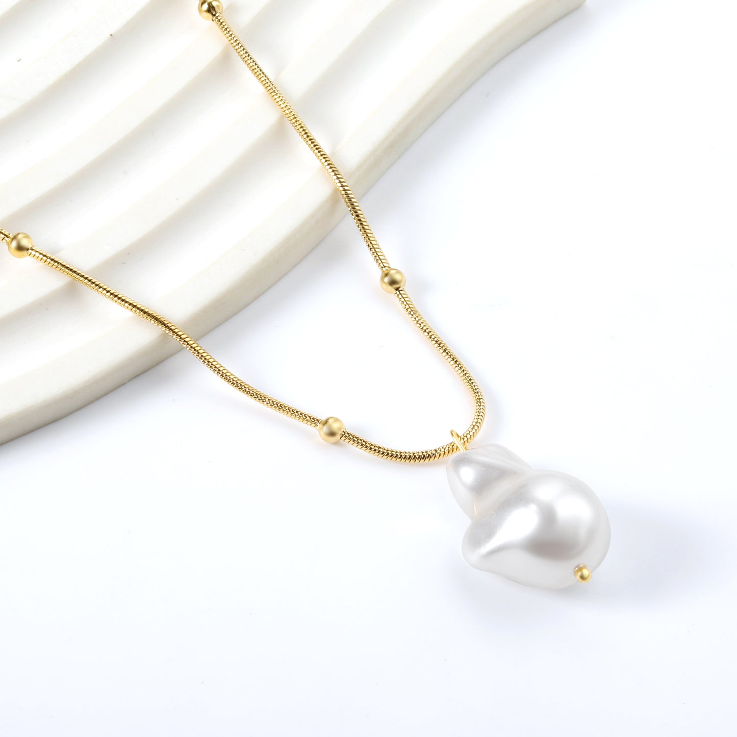 Ellen Pearl Necklace
