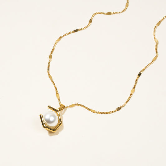 Sutton Pearl Necklace