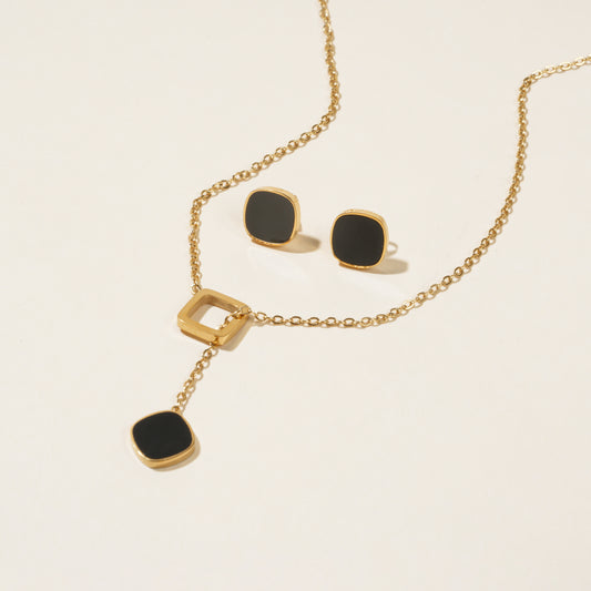 Delphine Black Square Set