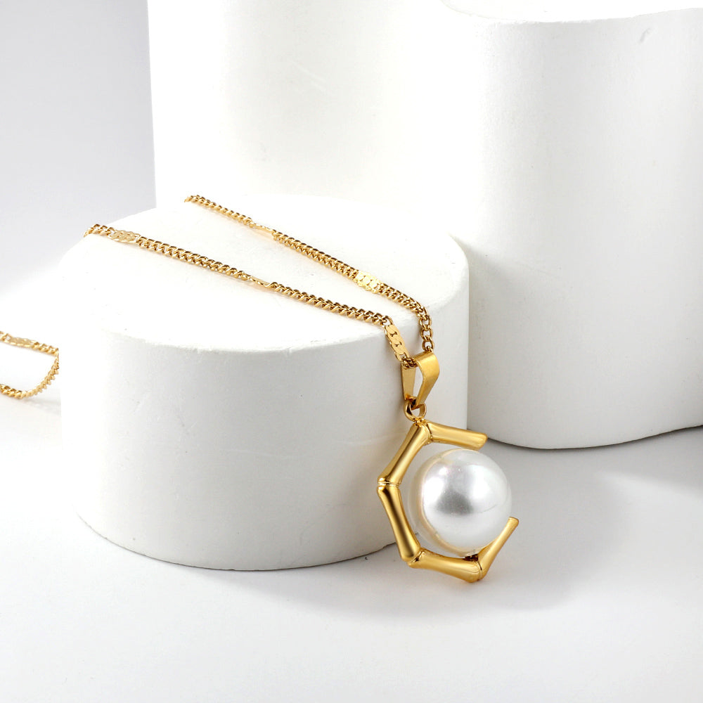 Sutton Pearl Necklace